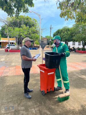 Funcionario de Aguas del Cesar realizando Auditoría al Esquema Regional de Aseo